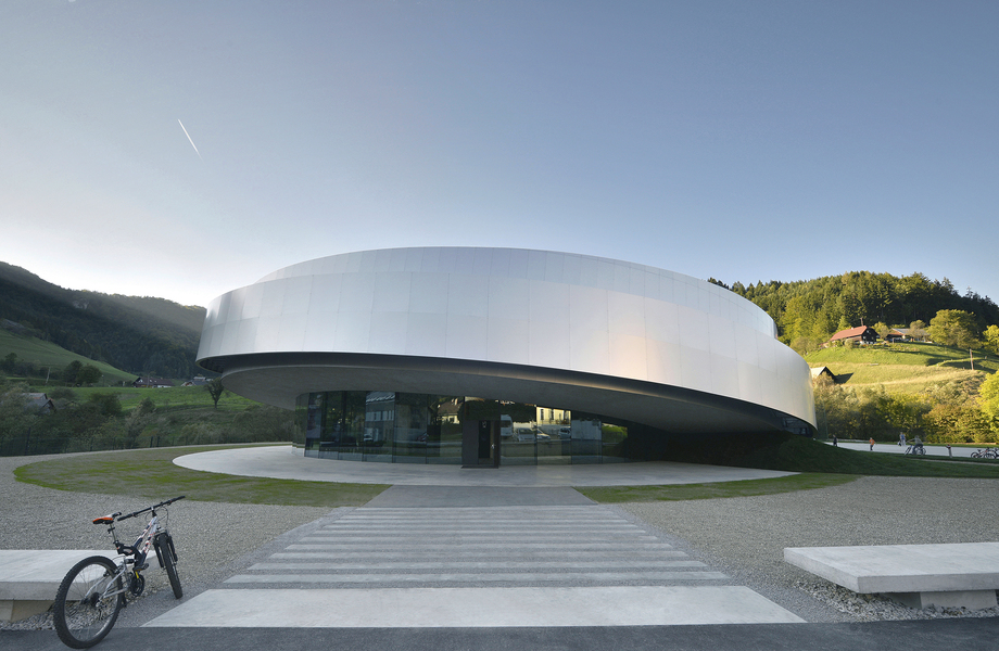 Slowenischer Pavillon der 14. internationalen Architekturausstellung - la Biennale di Venezia. Das Problem Mit Der Raumfahrt – Supre:architecture